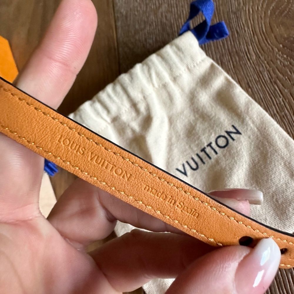 Authentic Louis Vuitton Essential V Bracelet - Picture 10 of 12